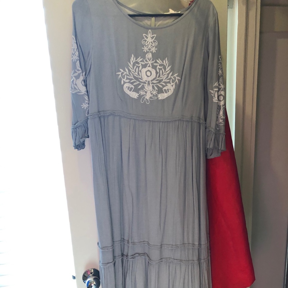 long maxi dress with embrodiery